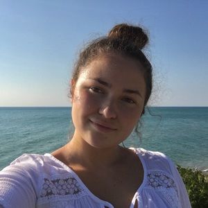 Meet your Posher, Danaé